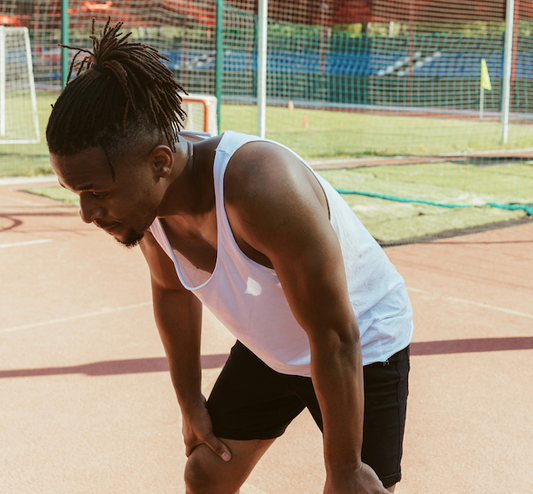 Homme fatigué après sa séance de sport