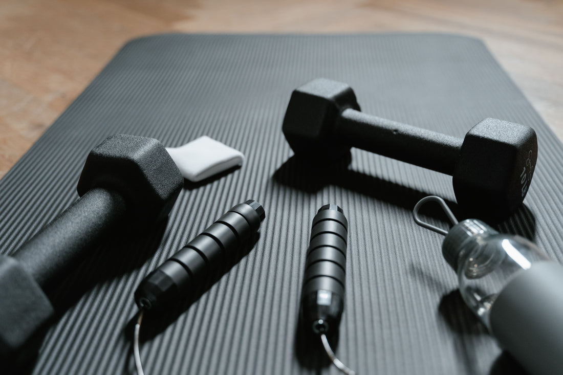 Accesoires de ftiness sur un tapis de sport