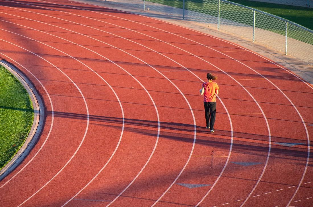 Sportif reprenant l’entraînement.
