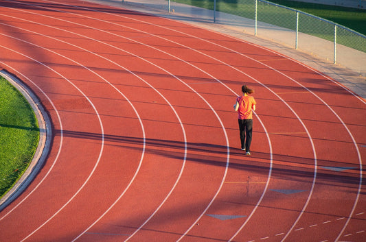 Sportif reprenant l’entraînement.